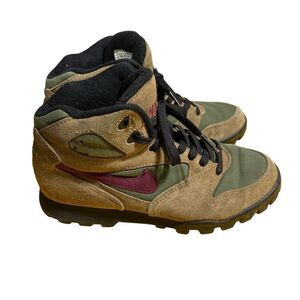 Vintage Nike ACG Brown Suede Hiking Boots Unisex Size 6.5 Ankle Chukka